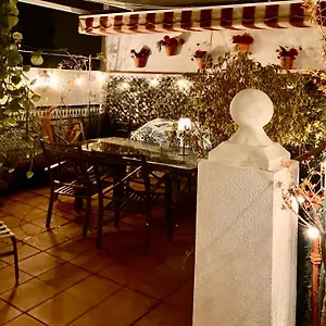 Maravilloso Centrico De 70m2, Jardin Propio 40m2 Con Piscina Ninos Y Parking Opcional Apartamento Málaga